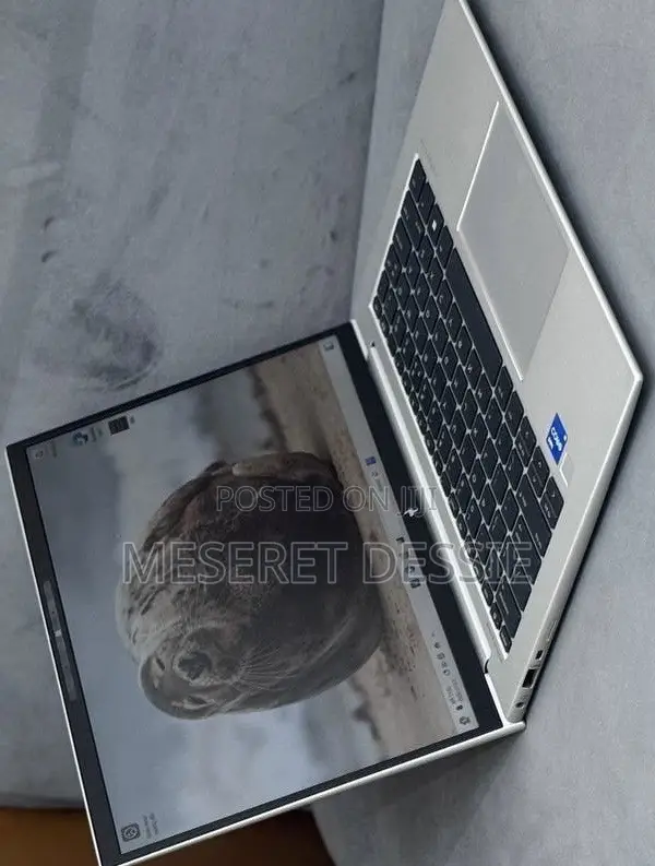 New Laptop HP EliteBook 830 G9 16GB Intel Core i5 SSD 512GB