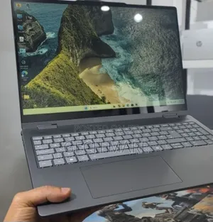 New Laptop Lenovo Yoga 7i 16GB Intel Core Ultra 5 SSD 512GB