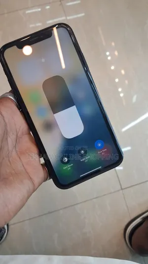 New Apple iPhone XR 128 GB Black