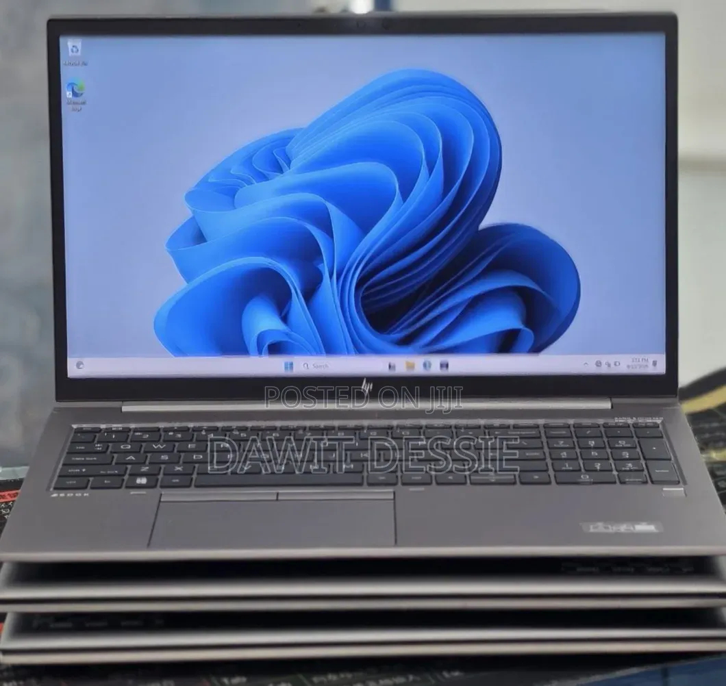 New Laptop HP 16GB Intel Core i5 SSD 512GB