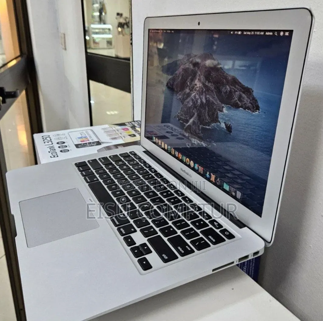 New Laptop Apple MacBook Air 2013 4GB Intel Core i5 SSD 128GB