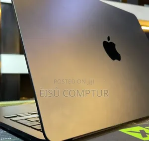 New Laptop Apple MacBook Air 2022 M2 8GB Apple M2 SSD 512GB
