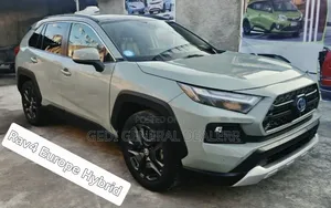 Toyota RAV4 2022 Green