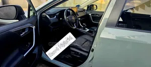Toyota RAV4 2022 Green