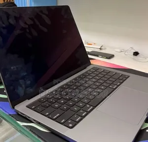 New Laptop Apple MacBook Pro 2024 M3 8GB Apple M3 Pro SSD 512GB