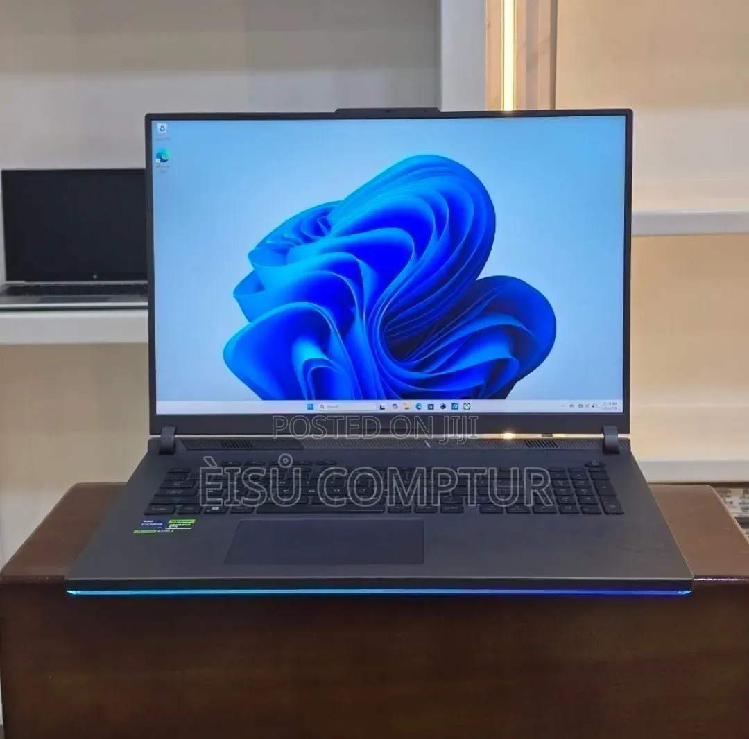 New Laptop Asus ROG Strix G18 16GB Intel Core i9 SSD 1T