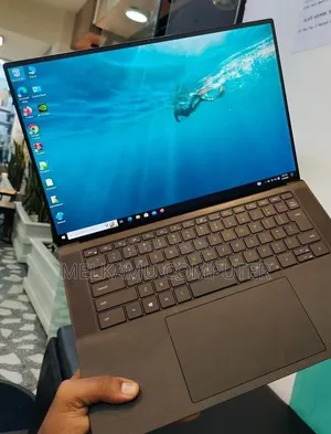 New Laptop Dell Precision 5550 16GB Intel Core i7 SSD 512GB