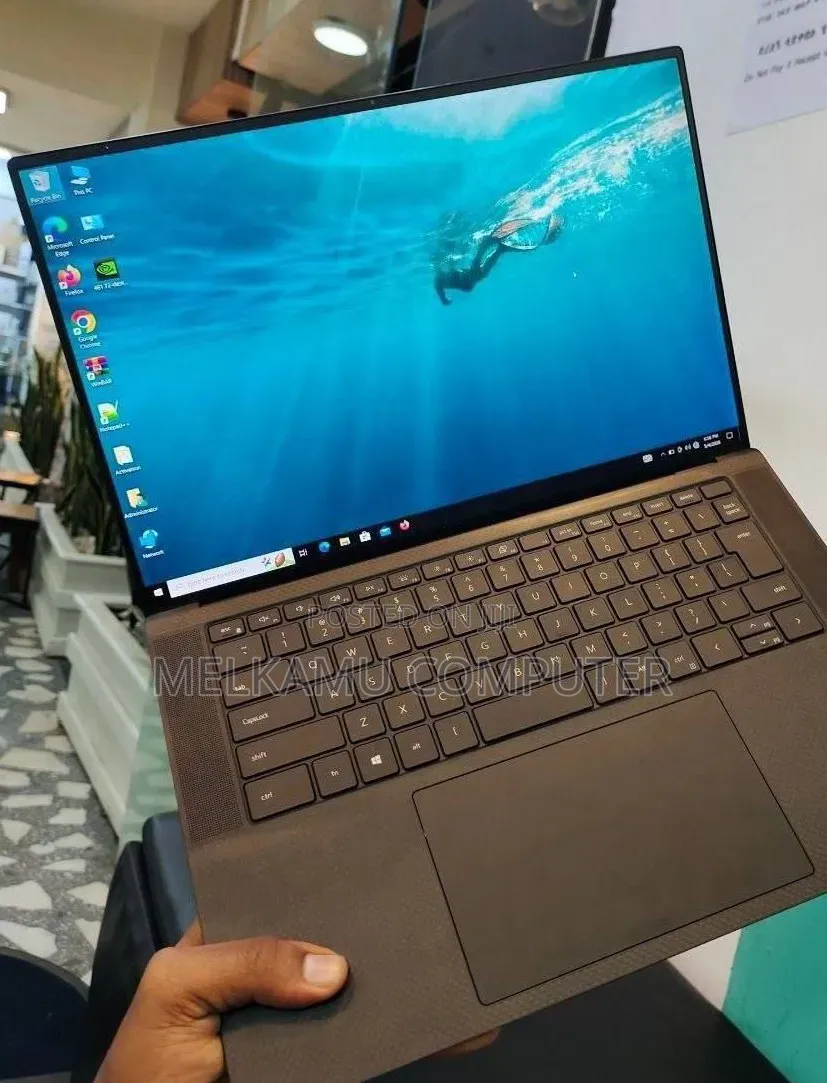 New Laptop Dell Precision 5550 16GB Intel Core i7 SSD 512GB