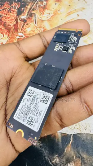 Samsung PM9B1 1TB NVMe M.2 SSD - High-Speed PCIe Gen 4x4