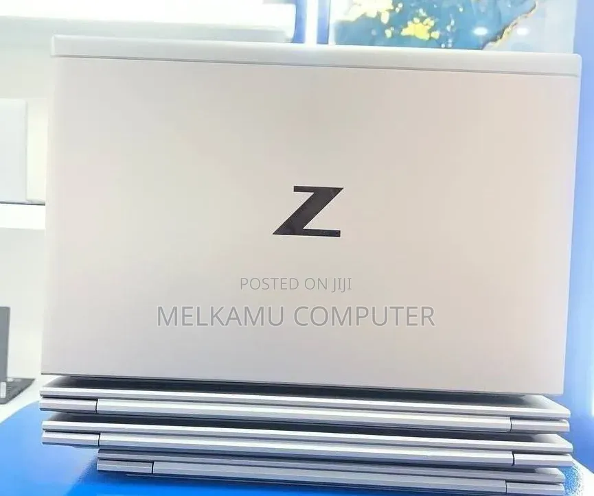 New Laptop HP ZBook Firefly 15 G7 16GB Intel Core i7 SSD 512GB