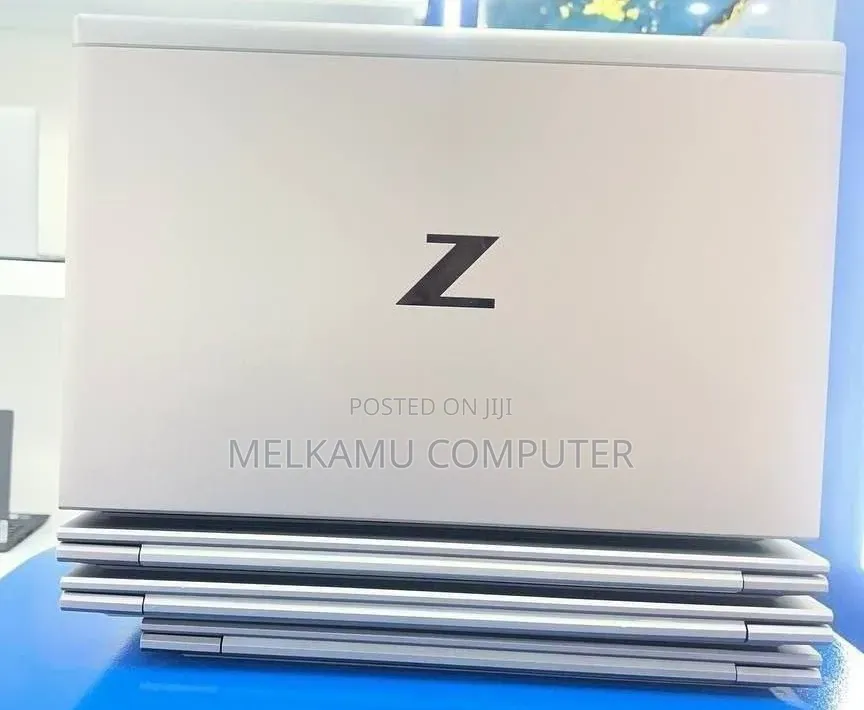 New Laptop HP ZBook Firefly 15 G7 16GB Intel Core i7 SSD 512GB