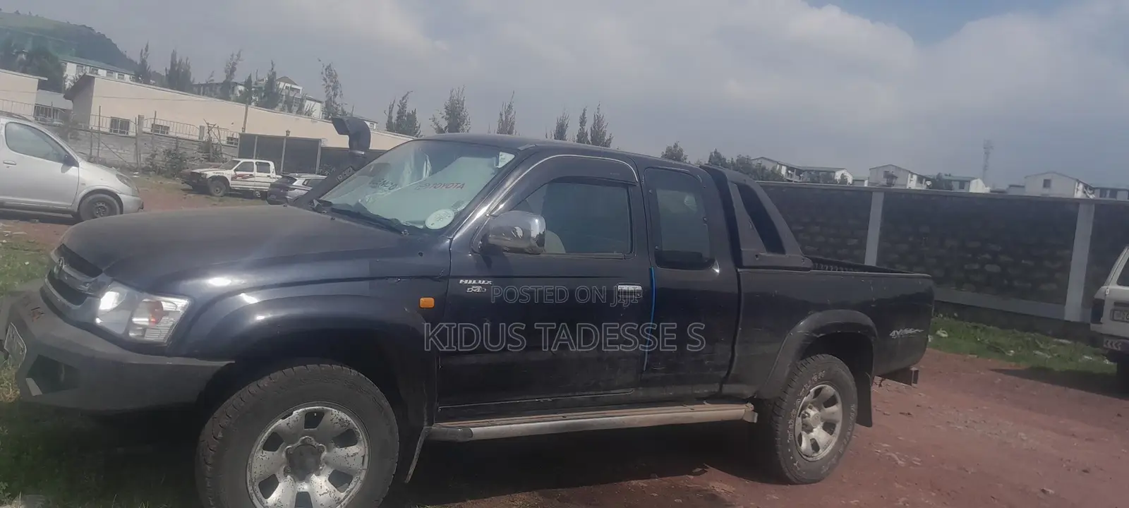 Toyota Hilux 2004 Black