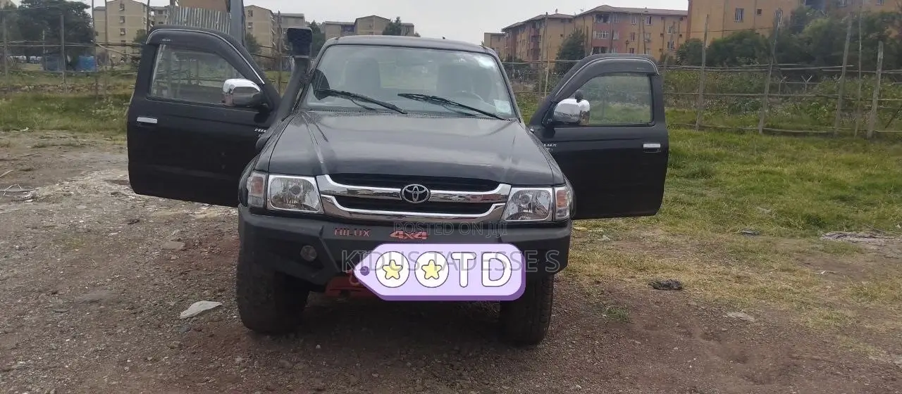 Toyota Hilux 2004 Black