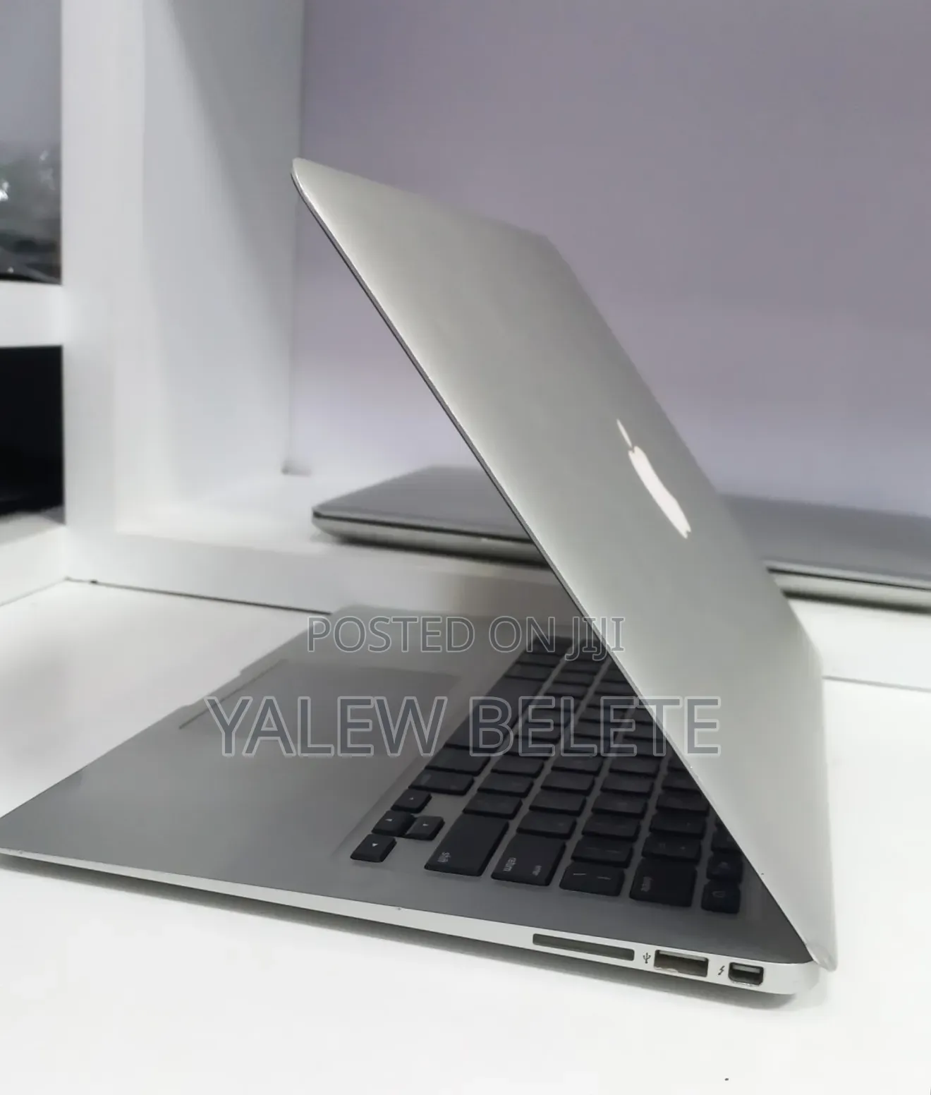 New Laptop Apple MacBook Pro 2017 8GB Intel Core i7 SSD 128GB