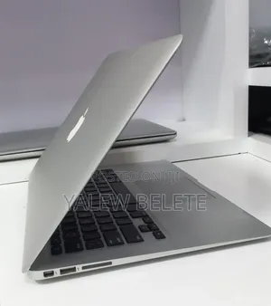 New Laptop Apple MacBook Pro 2017 8GB Intel Core i7 SSD 128GB