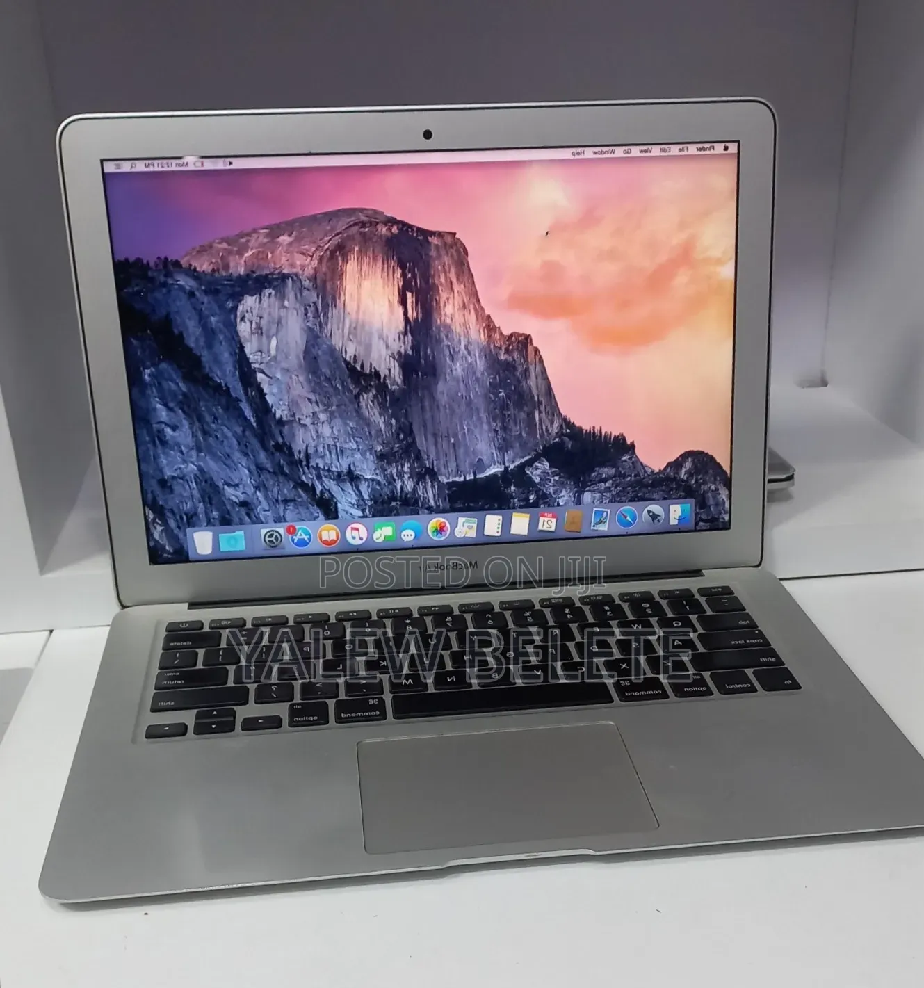 New Laptop Apple MacBook Pro 2017 8GB Intel Core i7 SSD 128GB