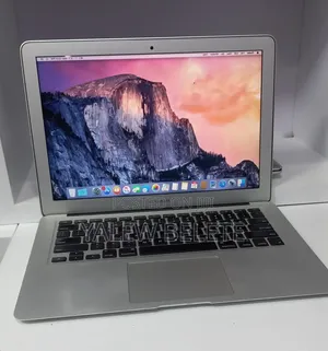 New Laptop Apple MacBook Pro 2017 8GB Intel Core i7 SSD 128GB