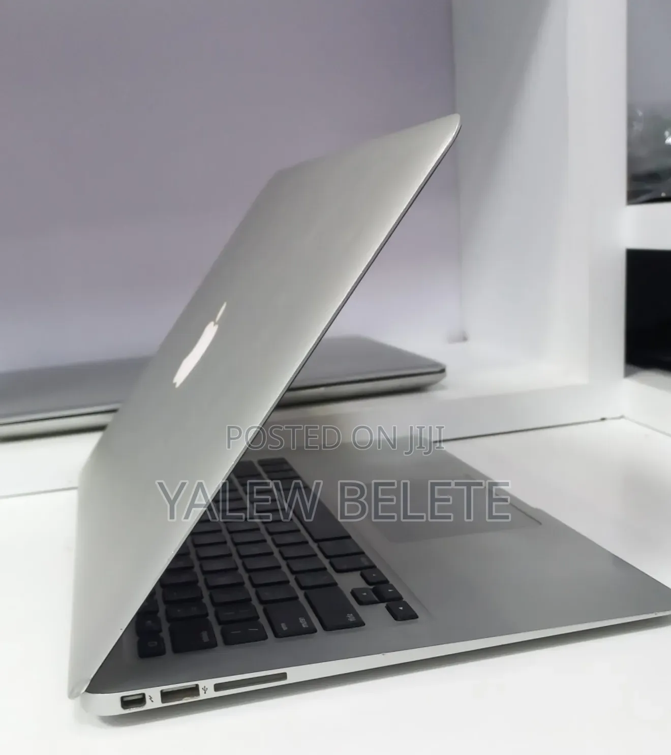 New Laptop Apple MacBook Pro 2017 8GB Intel Core i7 SSD 128GB