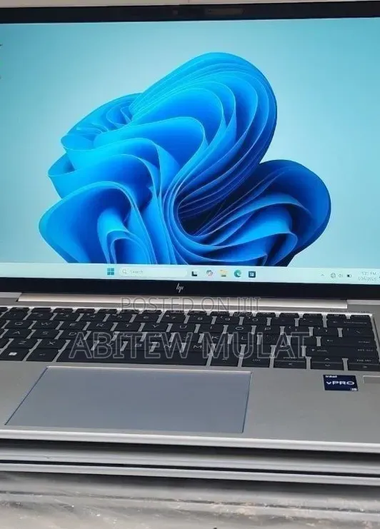 New Laptop HP EliteBook 830 G9 16GB Intel Core i5 SSD 512GB