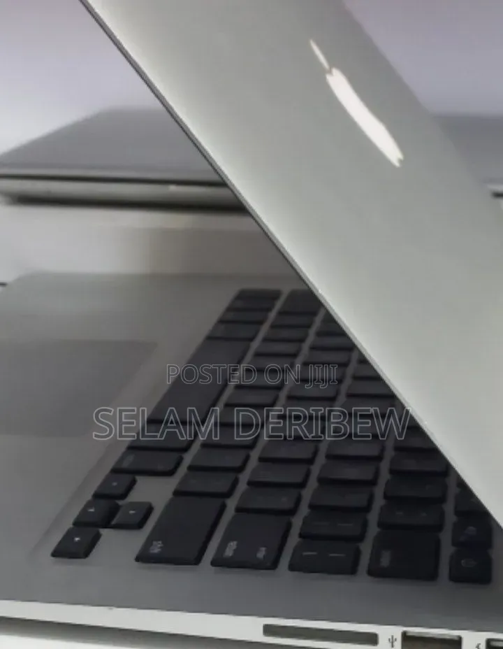 New Laptop Apple MacBook 8GB Intel Core i7 SSD 128GB