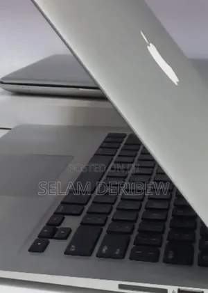 New Laptop Apple MacBook 8GB Intel Core i7 SSD 128GB