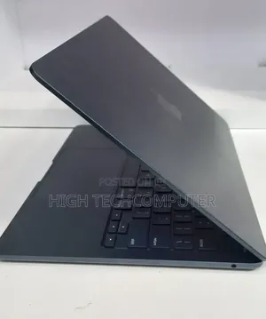 New Laptop Apple MacBook Air 2022 M2 8GB Apple M2 SSD 256GB