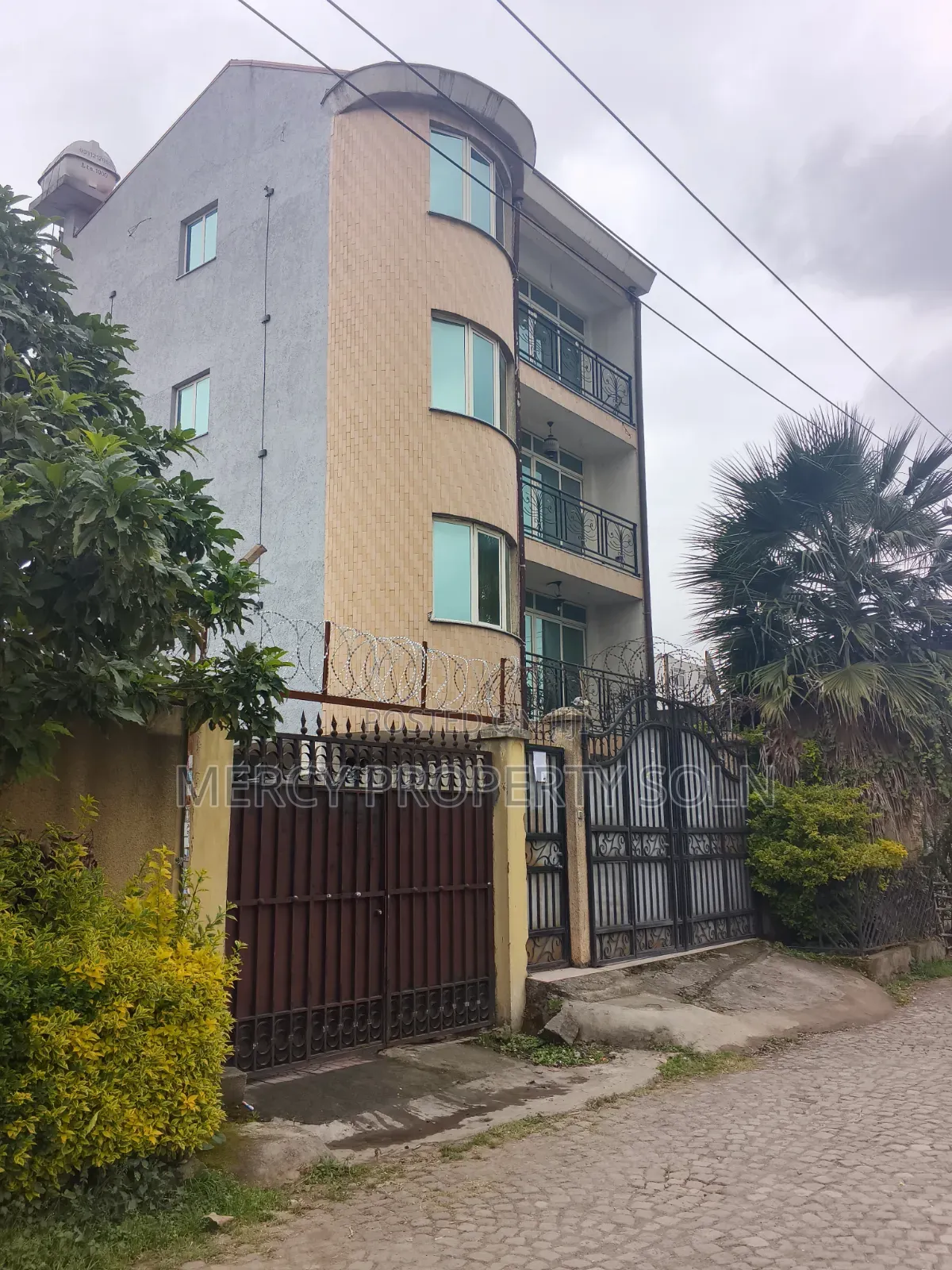 5bdrm Villa in Bole for sale