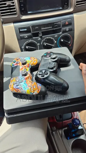 Playstation 4 Slim
