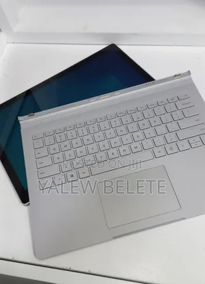 New Laptop Microsoft Surface Book 2 16GB Intel Core i7 SSD 512GB