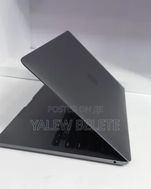 New Laptop Apple MacBook Pro 2020 M1 8GB Apple M1 Pro SSD 256GB