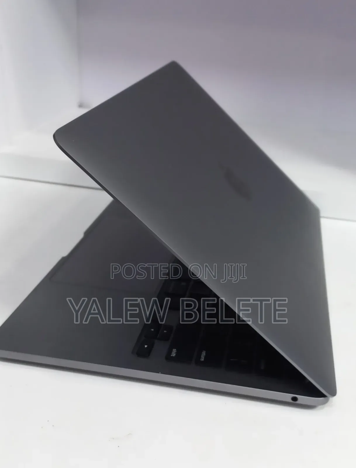 New Laptop Apple MacBook Pro 2020 M1 8GB Apple M1 Pro SSD 256GB