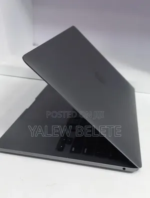 New Laptop Apple MacBook Pro 2020 M1 8GB Apple M1 Pro SSD 256GB