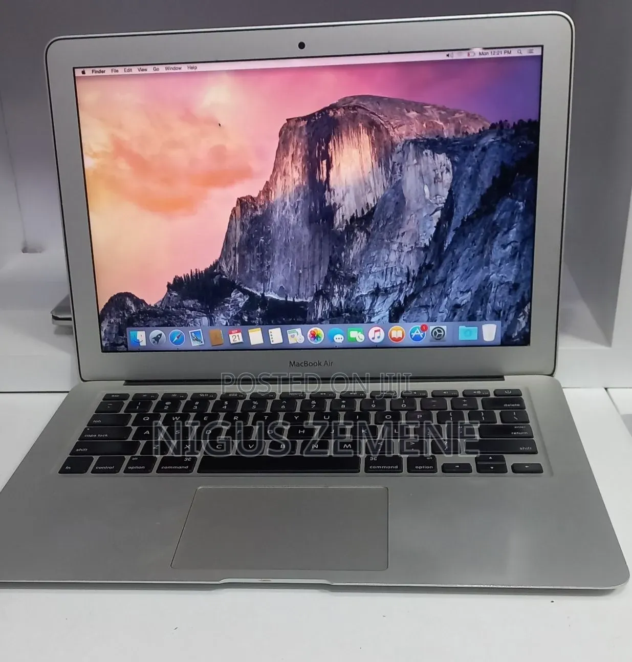 New Laptop Apple MacBook Air 2017 8GB Intel Core i7 SSD 128GB