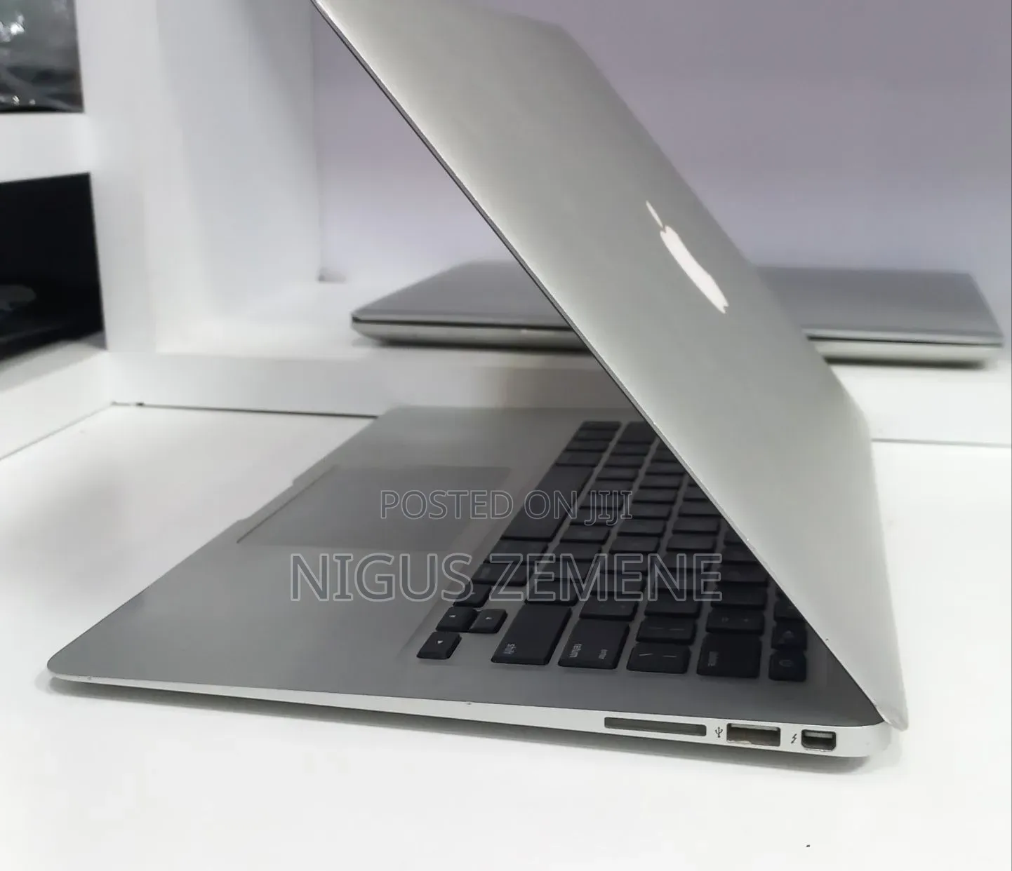 New Laptop Apple MacBook Air 2017 8GB Intel Core i7 SSD 128GB