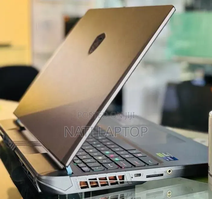 New Laptop MSI Vector GP68 HX 13V 32GB Intel Core i9 SSD 1T
