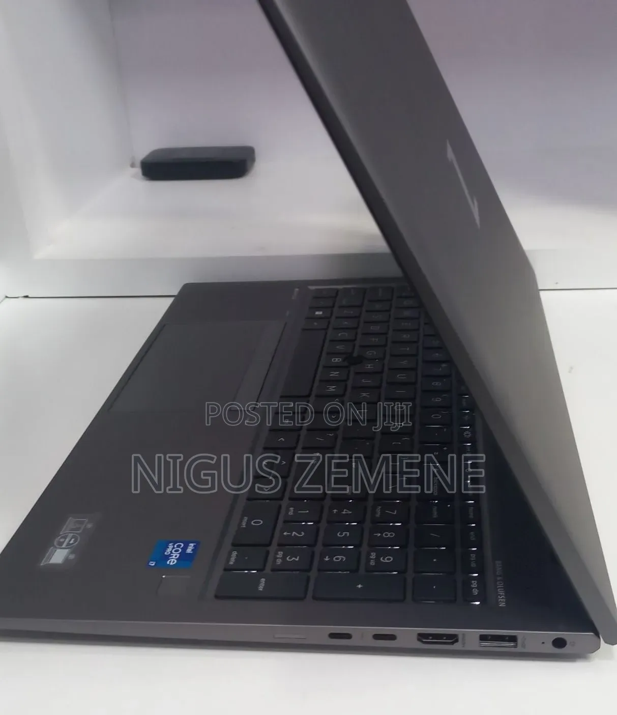 New Laptop HP ZBook Firefly G8 16GB Intel Core i7 SSD 512GB