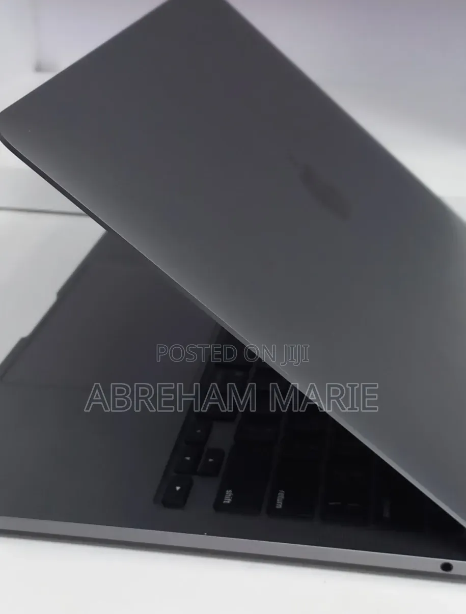 New Laptop Apple MacBook Pro 2020 M1 8GB Apple M1 Pro SSD 256GB