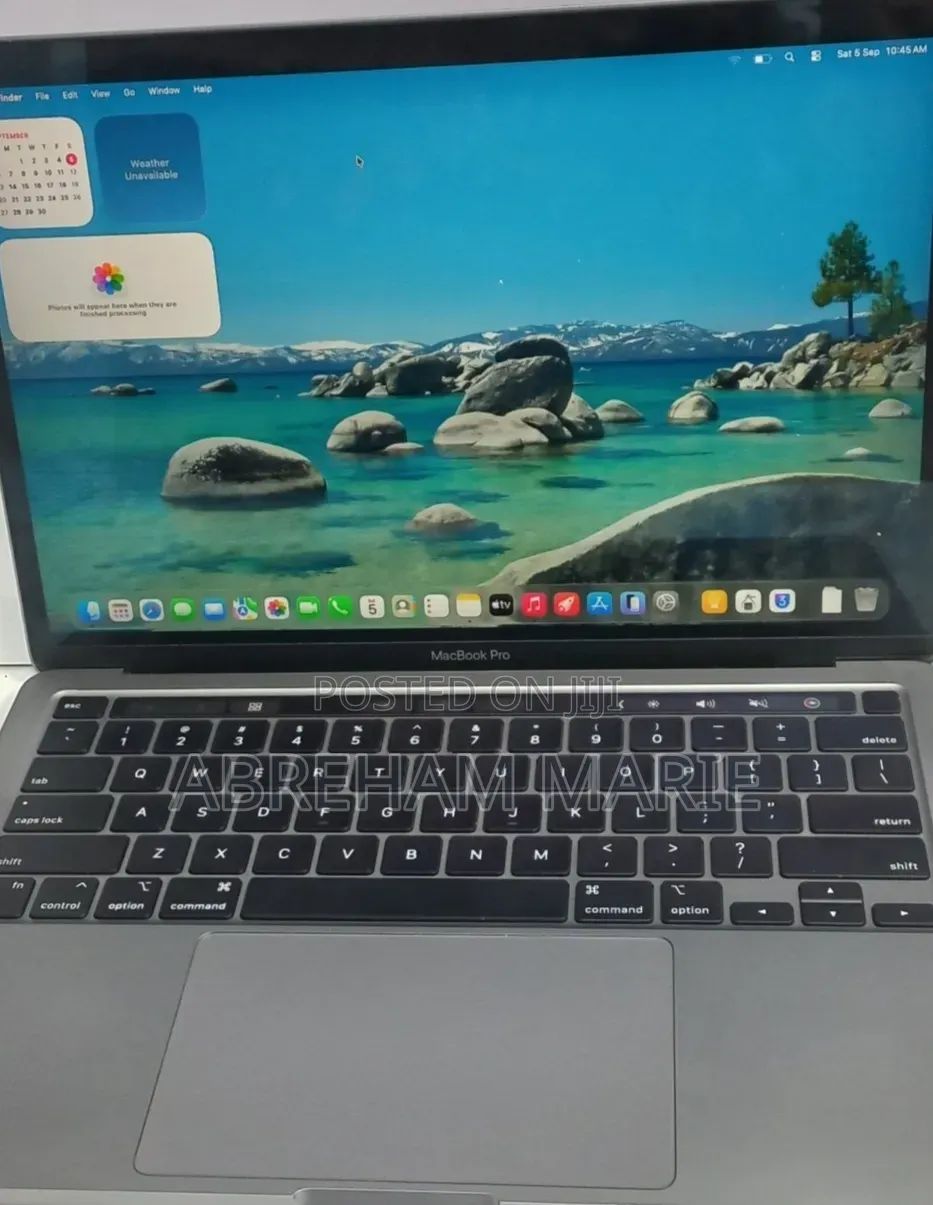 New Laptop Apple MacBook Pro 2020 M1 8GB Apple M1 Pro SSD 256GB