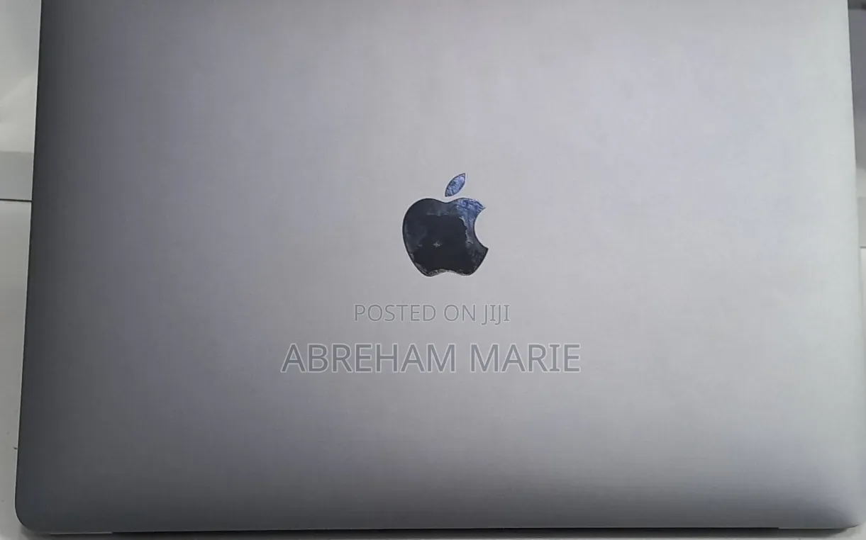 New Laptop Apple MacBook Pro 2020 M1 8GB Apple M1 Pro SSD 256GB