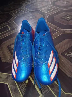 Sport Shoe/ታኬታ