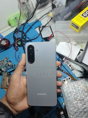Samsung Galaxy A17 128 GB Gray
