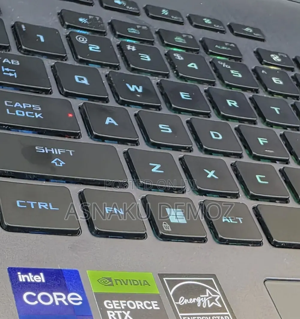 New Laptop Asus ROG Strix G18 16GB Intel Core i9 SSD 1T