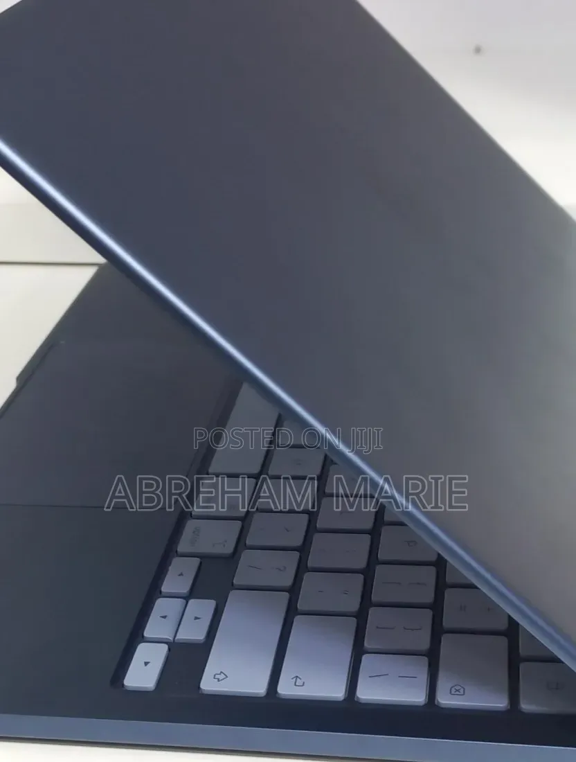 New Laptop Apple MacBook Neo 2026 8GB Intel Core 5 SSD 256GB