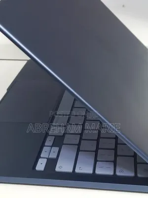New Laptop Apple MacBook Neo 2026 8GB Intel Core 5 SSD 256GB