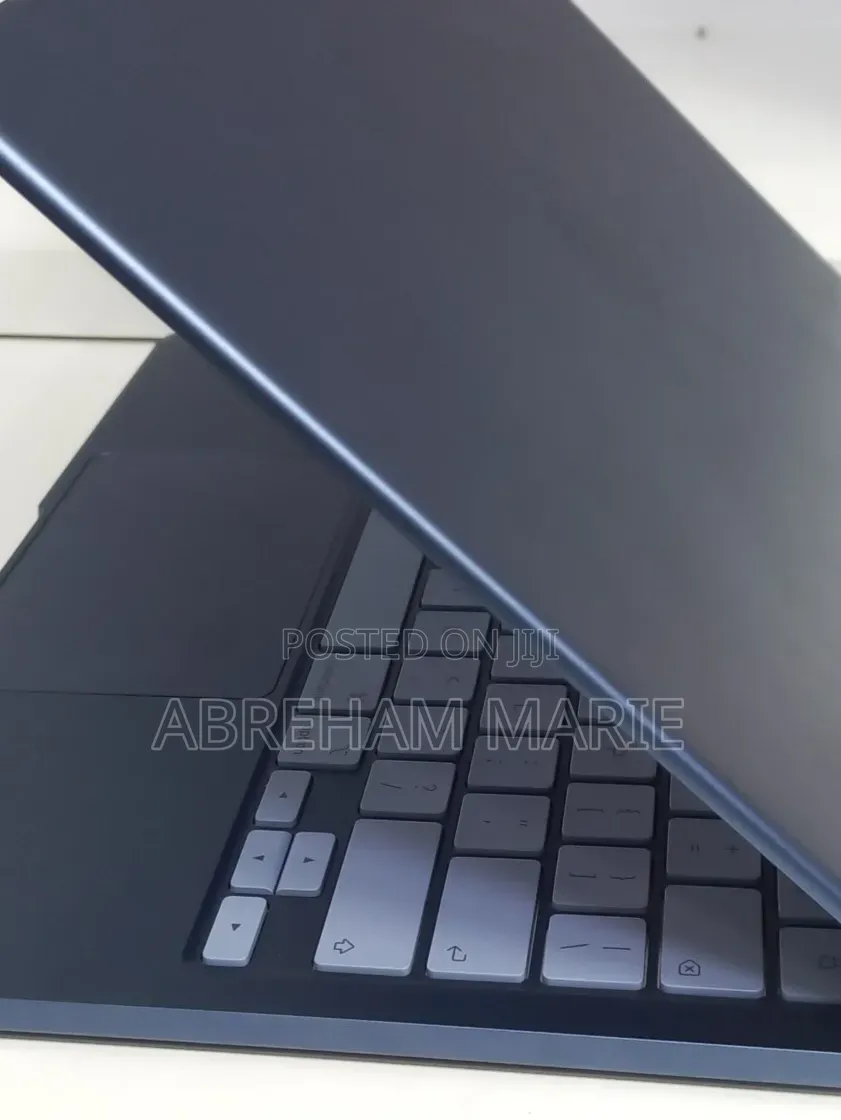 New Laptop Apple MacBook Neo 2026 8GB Intel Core 5 SSD 256GB