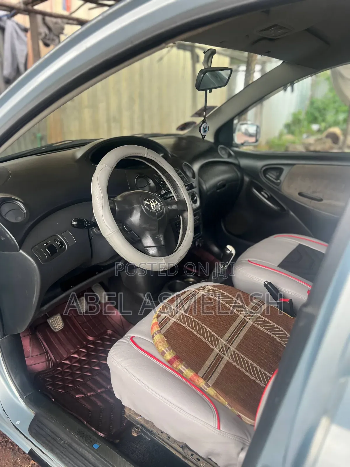 Toyota Vitz 2004 Silver