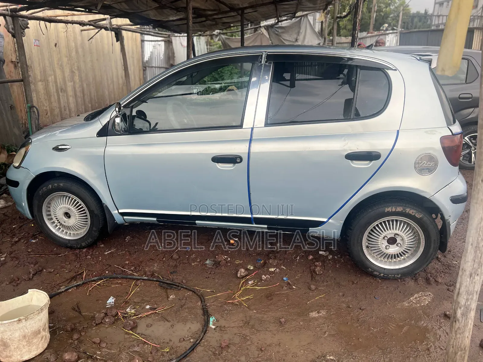 Toyota Vitz 2004 Silver