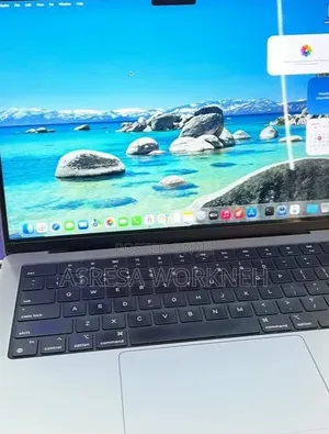 New Laptop Apple MacBook Pro 2023 M3 8GB Apple M3 Pro SSD 512GB
