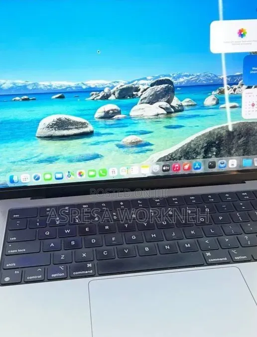 New Laptop Apple MacBook Pro 2023 M3 8GB Apple M3 Pro SSD 512GB