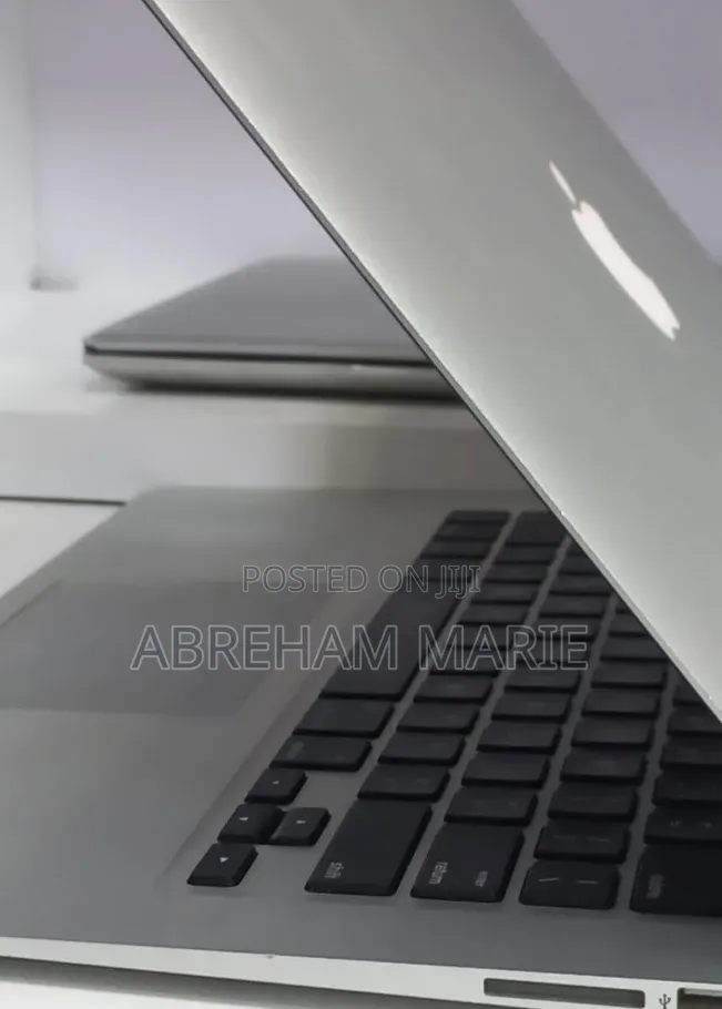 New Laptop Apple MacBook Air 2017 8GB Intel Core i7 SSD 128GB